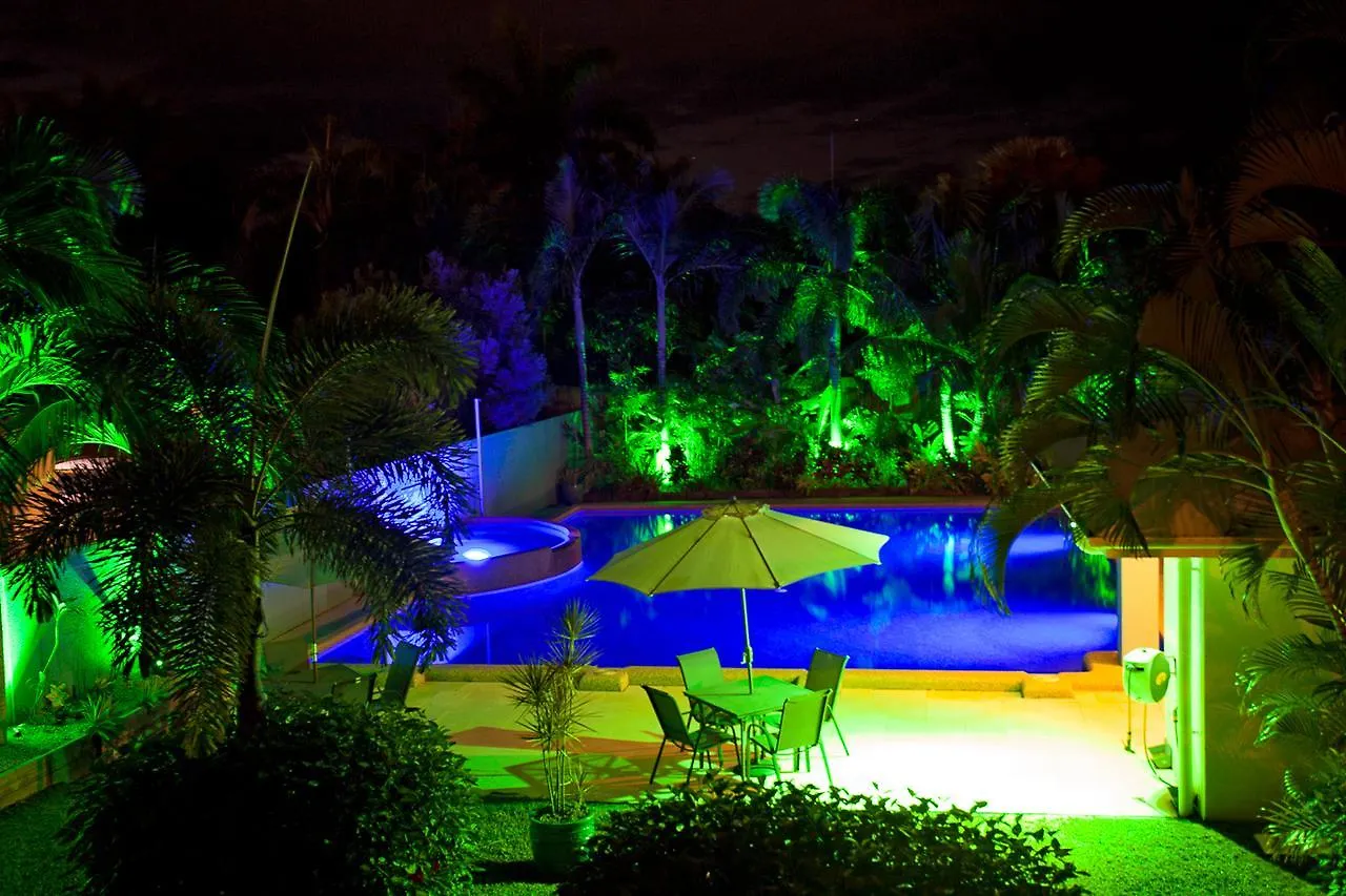 Seaforth Apartments Trinity Beach Australia