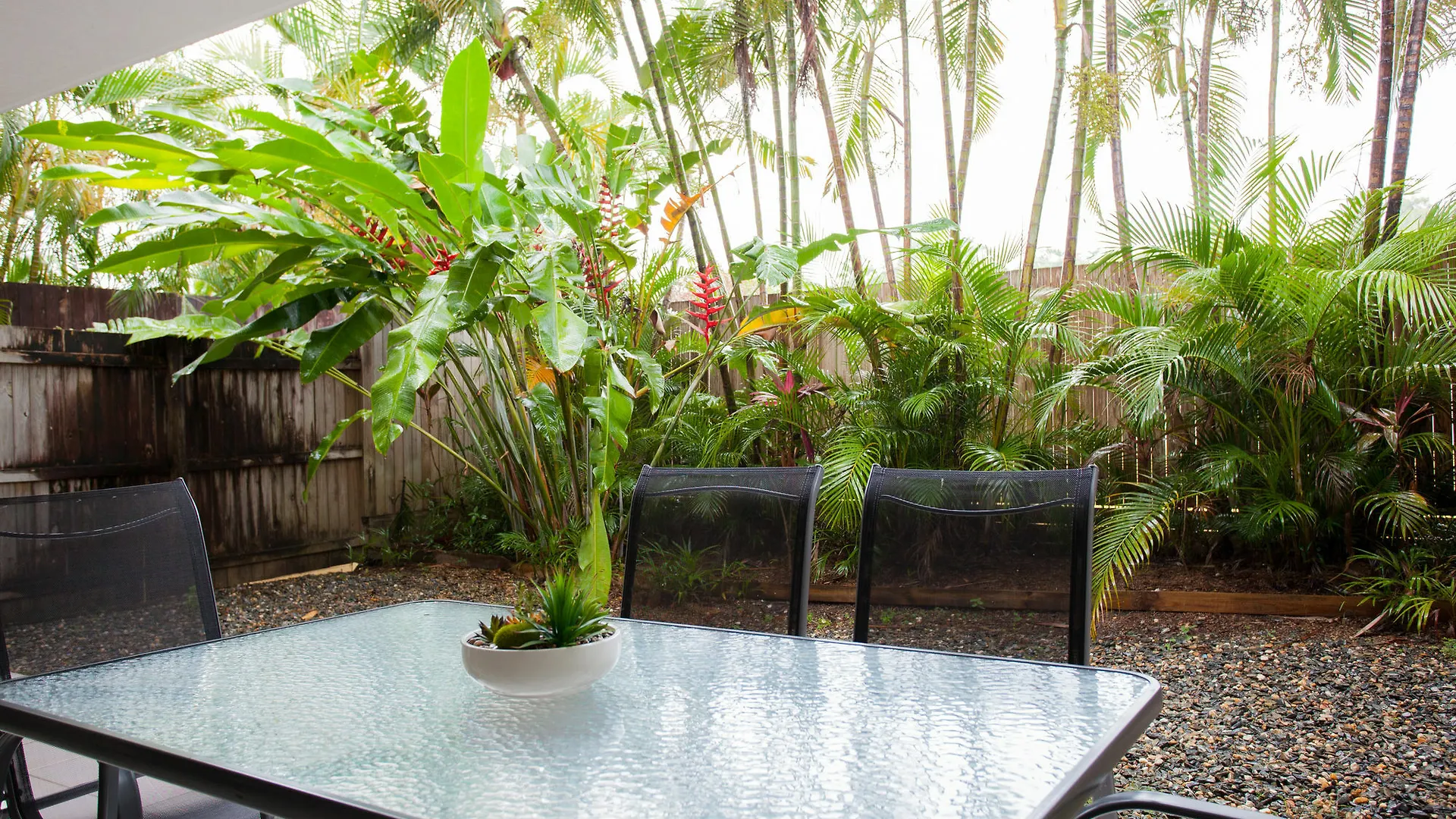 Seaforth Apartments Trinity Beach Apartahotel