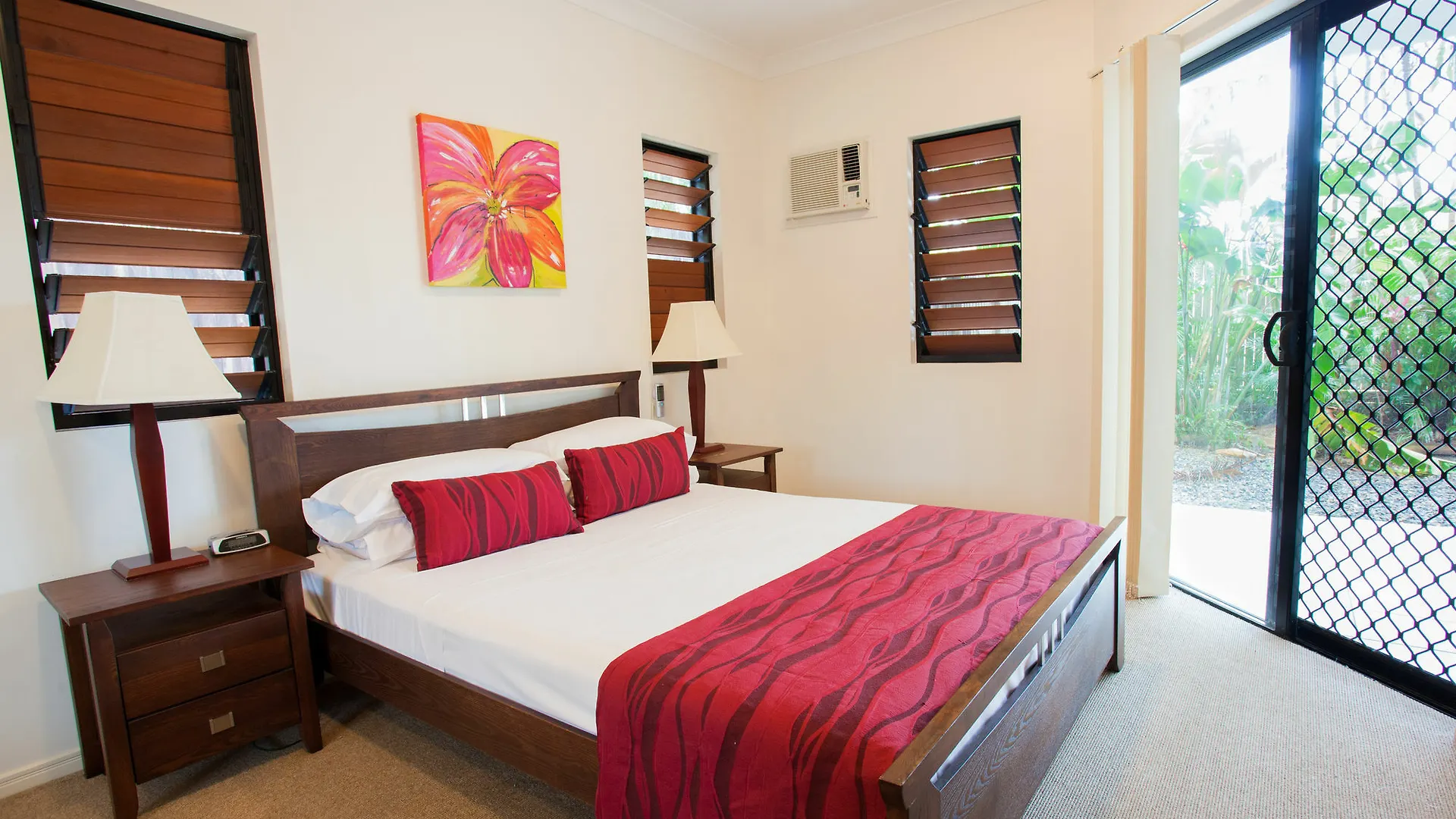 **** Apartahotel Seaforth Apartments Trinity Beach Australia