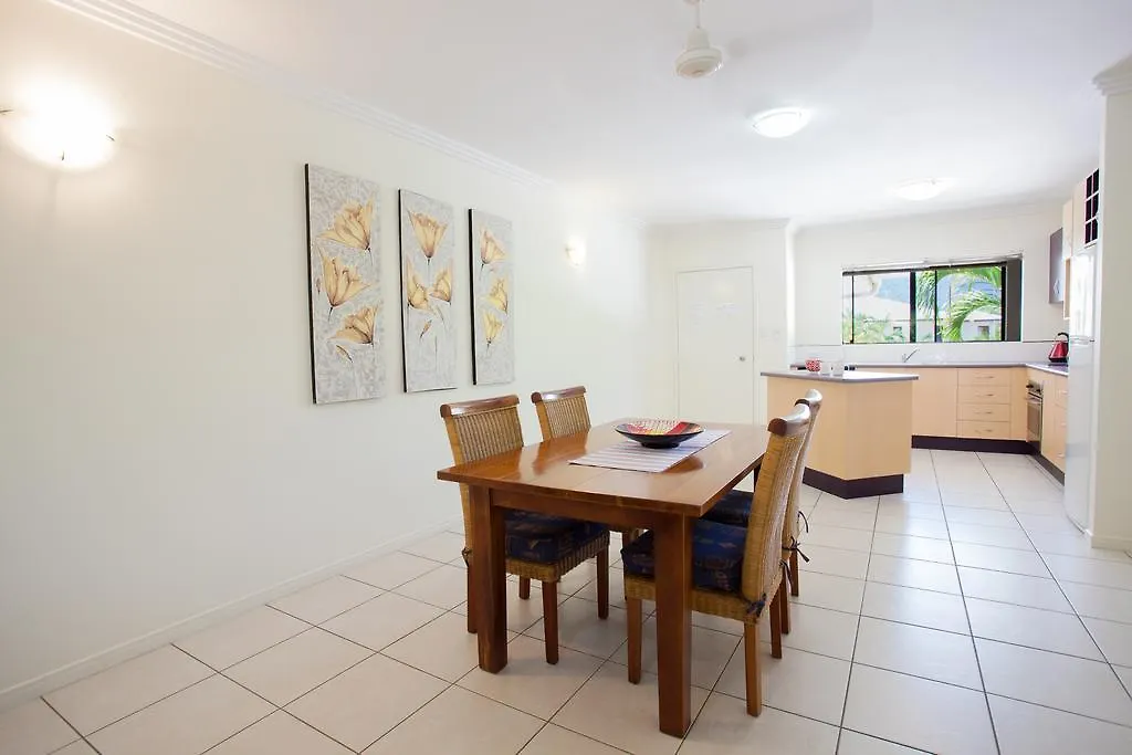 Seaforth Apartments Trinity Beach 4*,  Australië